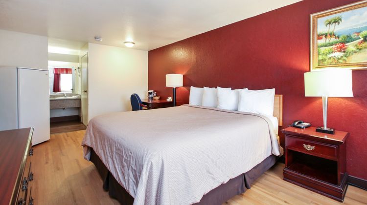 Red Roof Inn Lompoc Room