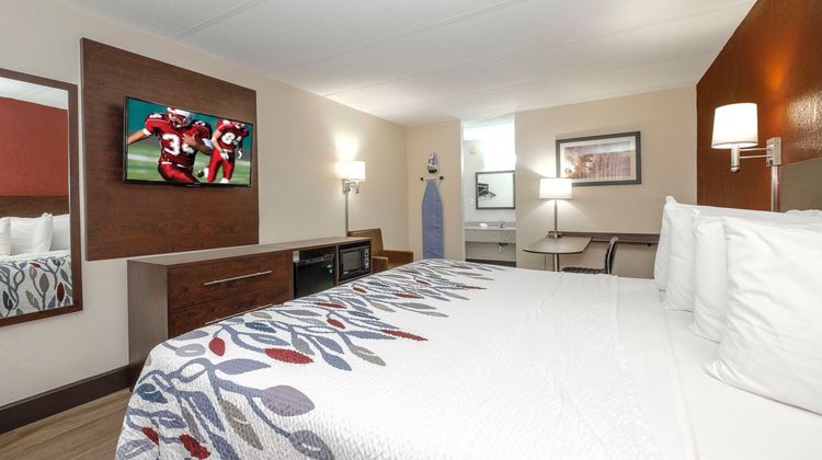 Red Roof Inn Fredericksburg North Room