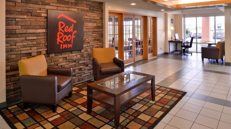 Red Roof Inn Clyde Lobby