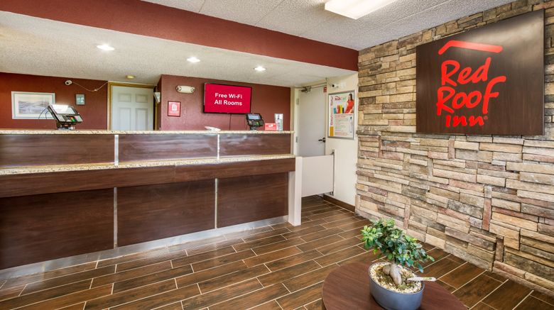 <b>Red Roof Inn Saginaw - Frankenmuth Lobby</b>. Images powered by <a href="https://www.leonardoworldwide.com/" title="Leonardo Worldwide" target="_blank">Leonardo</a>.