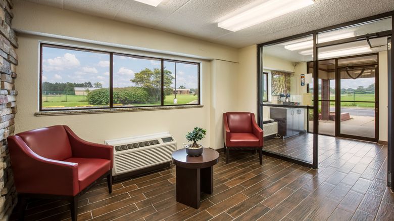 <b>Red Roof Inn Saginaw - Frankenmuth Lobby</b>. Images powered by <a href="https://www.leonardoworldwide.com/" title="Leonardo Worldwide" target="_blank">Leonardo</a>.