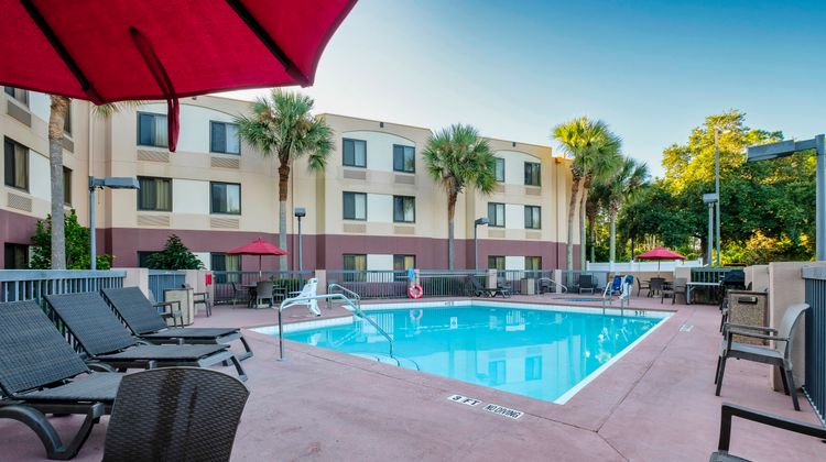 Red Roof PLUS+ Palm Coast Pool
