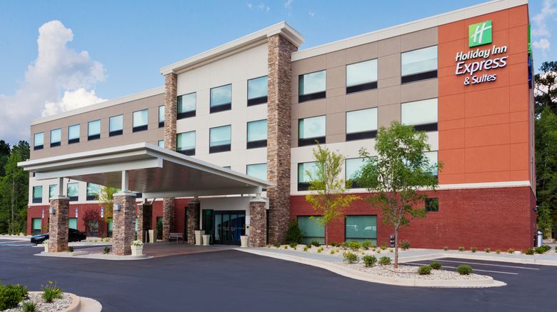 <b>Holiday Inn Express & Stes Fayetteville Exterior</b>. Images powered by <a href="https://www.leonardoworldwide.com/" title="Leonardo Worldwide" target="_blank">Leonardo</a>.