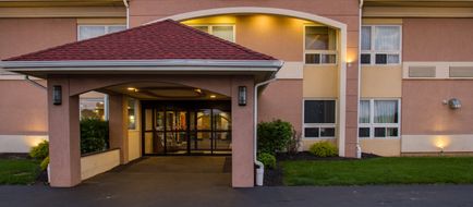 Red Roof Inn Batavia Exterior
