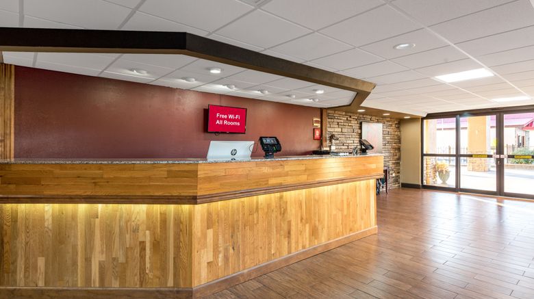 <b>Red Roof Inn & Suites Pigeon Forge Pkwy Lobby</b>. Images powered by <a href="https://www.leonardoworldwide.com/" title="Leonardo Worldwide" target="_blank">Leonardo</a>.