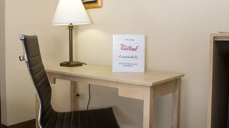 <b>Red Roof Inn & Suites Pigeon Forge Pkwy Room</b>. Images powered by <a href="https://www.leonardoworldwide.com/" title="Leonardo Worldwide" target="_blank">Leonardo</a>.