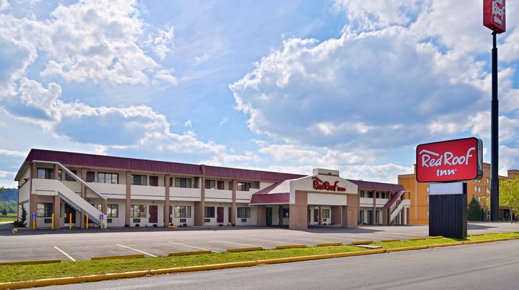 Red Roof Inn Marietta Exterior