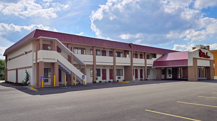 Red Roof Inn Marietta Exterior