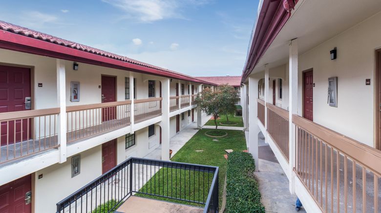 <b>Red Roof Inn Houston East - I-10 Exterior</b>. Images powered by <a href="https://www.leonardoworldwide.com/" title="Leonardo Worldwide" target="_blank">Leonardo</a>.