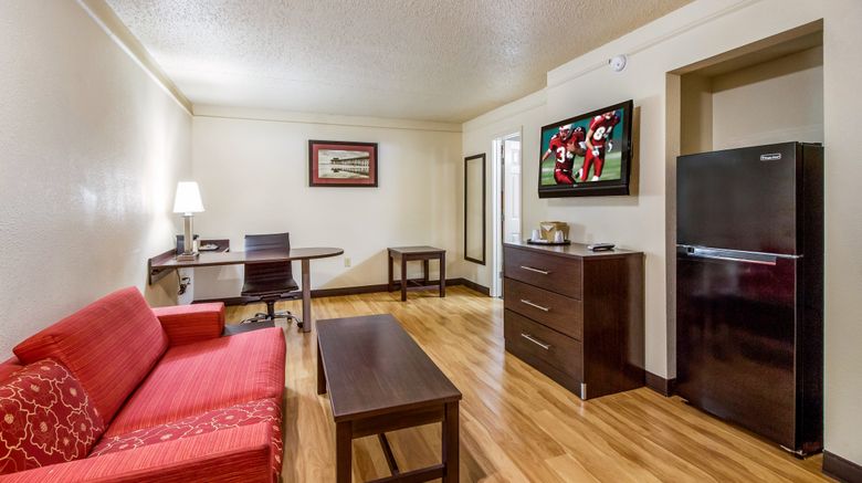 <b>Red Roof Inn Houston East - I-10 Suite</b>. Images powered by <a href="https://www.leonardoworldwide.com/" title="Leonardo Worldwide" target="_blank">Leonardo</a>.