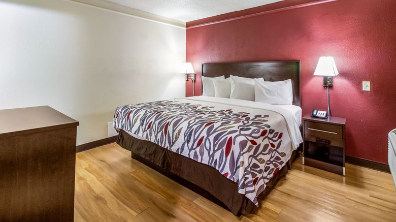 <b>Red Roof Inn Houston East - I-10 Suite</b>. Images powered by <a href="https://www.leonardoworldwide.com/" title="Leonardo Worldwide" target="_blank">Leonardo</a>.