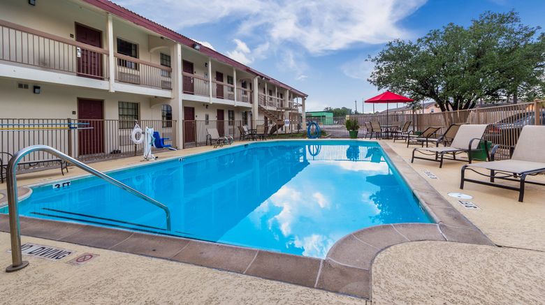 <b>Red Roof Inn Houston East - I-10 Pool</b>. Images powered by <a href="https://www.leonardoworldwide.com/" title="Leonardo Worldwide" target="_blank">Leonardo</a>.