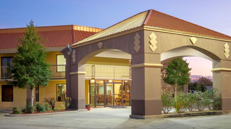 Red Roof Inn & Suites Oxford Exterior