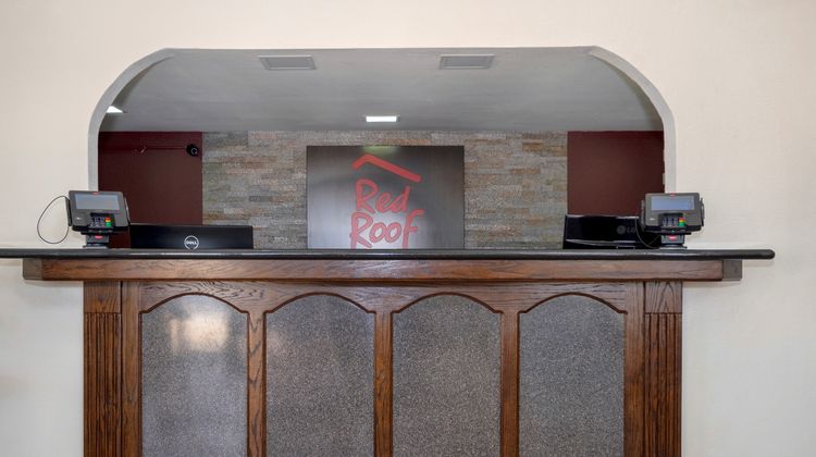 Red Roof Inn & Suites Oxford Lobby