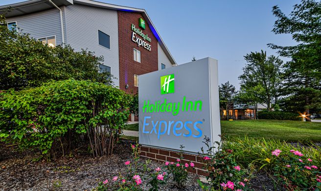 Holiday Inn Express Exterior