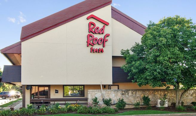 Red Roof Inn Canton Exterior