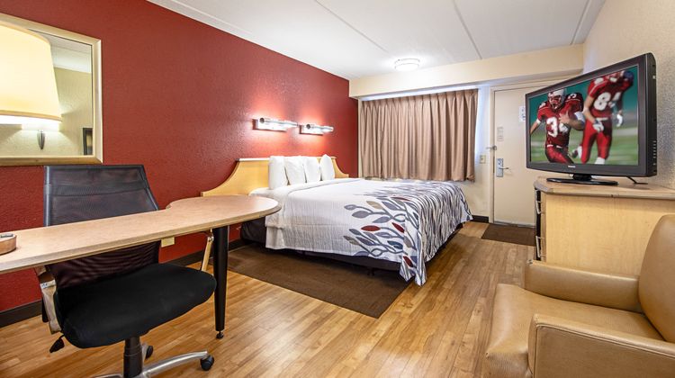 Red Roof Inn Canton Room