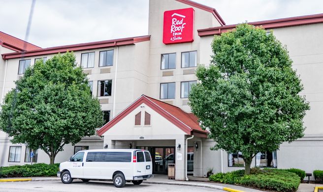 Red Roof Inn & Suites Indianapolis Arprt Exterior