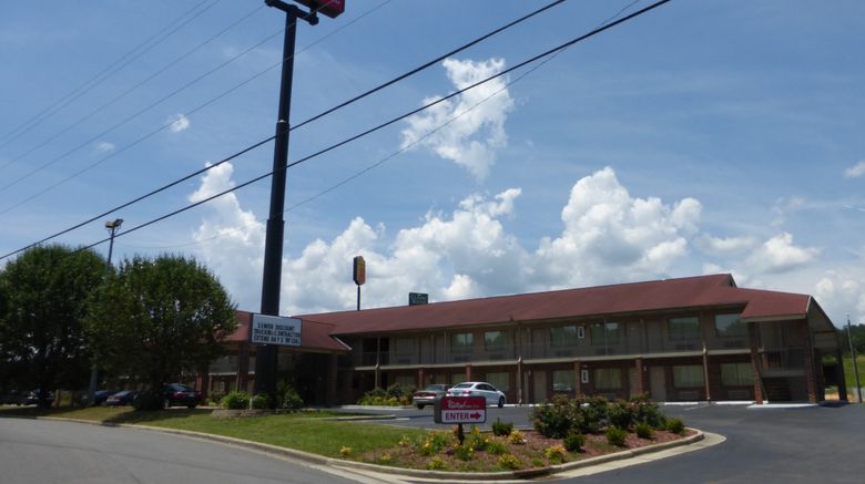 <b>Red Roof Inn & Suites Cleveland, TN Exterior</b>. Images powered by <a href="https://www.leonardoworldwide.com/" title="Leonardo Worldwide" target="_blank">Leonardo</a>.