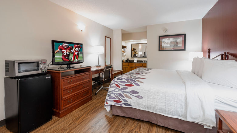 <b>Red Roof Inn & Suites Calhoun Room</b>. Images powered by <a href="https://www.leonardoworldwide.com/" title="Leonardo Worldwide" target="_blank">Leonardo</a>.
