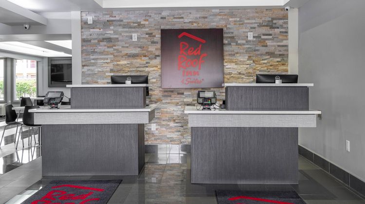 Red Roof Inn & Suites Calhoun Lobby