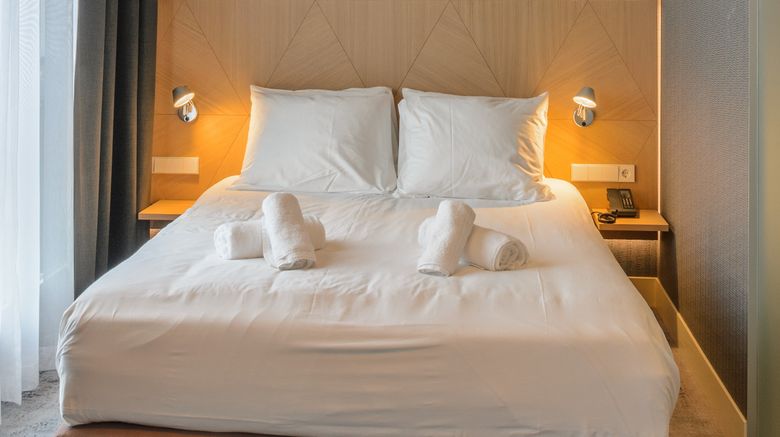 <b>Amadi Panorama Hotel Room</b>. Images powered by <a href="https://www.leonardoworldwide.com/" title="Leonardo Worldwide" target="_blank">Leonardo</a>.