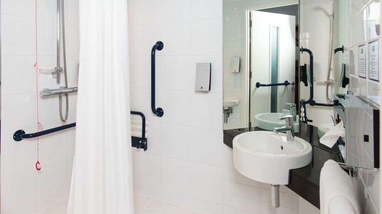 Holiday Inn Express Tamworth Room