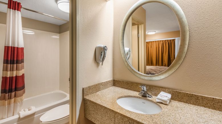 <b>Red Roof Inn Kalamazoo West-Western MI Room</b>. Images powered by <a href="https://www.leonardoworldwide.com/" title="Leonardo Worldwide" target="_blank">Leonardo</a>.