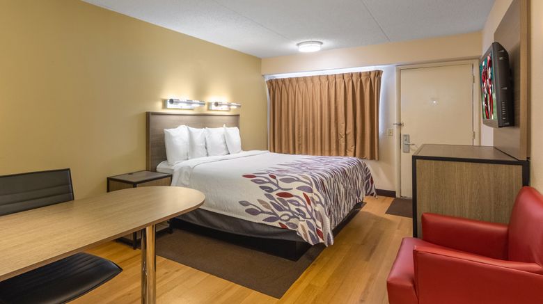 <b>Red Roof Inn Kalamazoo West-Western MI Room</b>. Images powered by <a href="https://www.leonardoworldwide.com/" title="Leonardo Worldwide" target="_blank">Leonardo</a>.