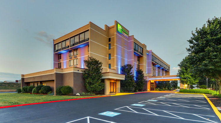 Holiday Inn Aberdeen-Chesapeake House Exterior