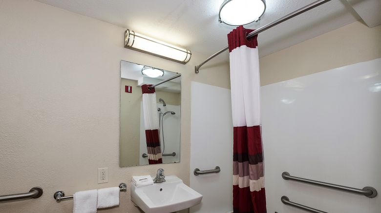 <b>Red Roof Inn Columbus East-Reynoldsburg Room</b>. Images powered by <a href="https://www.leonardoworldwide.com/" title="Leonardo Worldwide" target="_blank">Leonardo</a>.