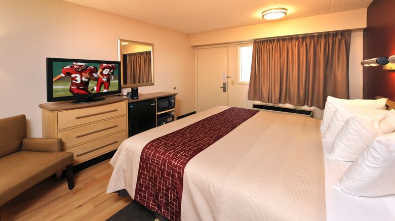 <b>Red Roof Inn Louisville East-Hurstbourne Room</b>. Images powered by <a href="https://www.leonardoworldwide.com/" title="Leonardo Worldwide" target="_blank">Leonardo</a>.