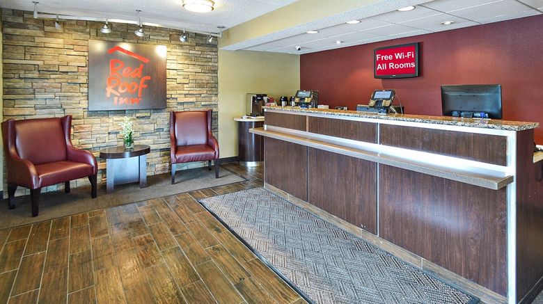 <b>Red Roof Inn Louisville East-Hurstbourne Lobby</b>. Images powered by <a href="https://www.leonardoworldwide.com/" title="Leonardo Worldwide" target="_blank">Leonardo</a>.