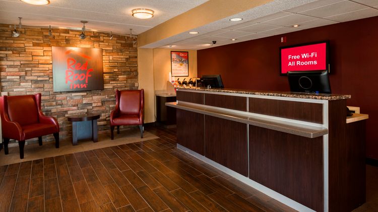 Red Roof Inn Rockford East - Casino Lobby