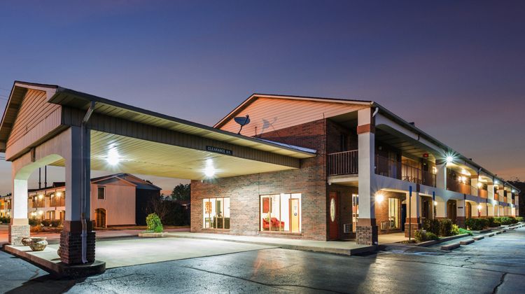 Red Roof Inn Vincennes Exterior