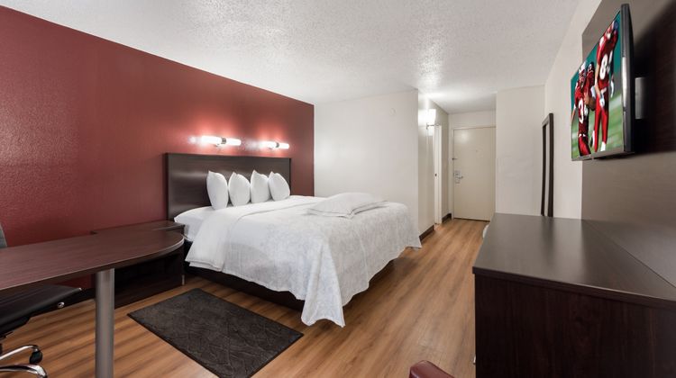 Red Roof PLUS+ Columbus - Worthington Room