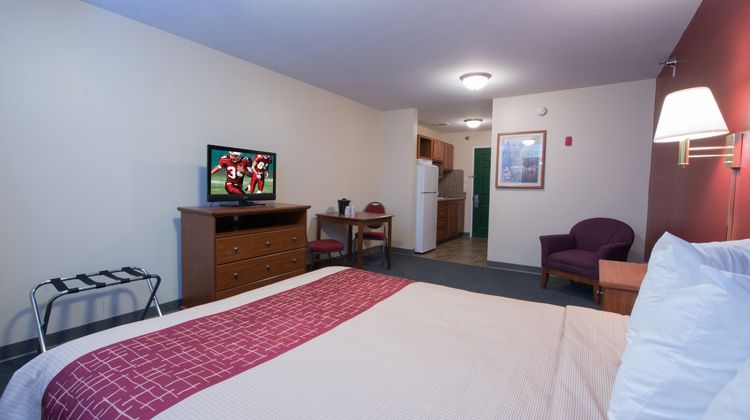 Red Roof Inn & Suites Dickinson Room