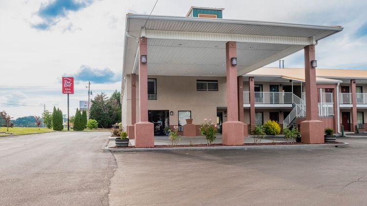 Red Roof Inn & Suites Rome Exterior