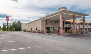 Red Roof Inn & Suites Rome