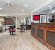 Red Roof Inn & Suites Rome Lobby