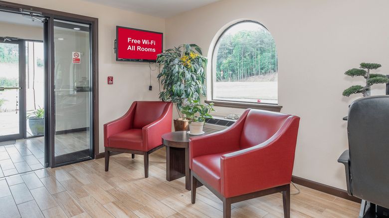 <b>Red Roof Inn & Suites Rome Lobby</b>. Images powered by <a href="https://www.leonardoworldwide.com/" title="Leonardo Worldwide" target="_blank">Leonardo</a>.