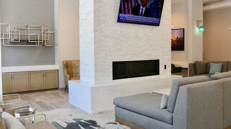 <b>Staybridge Suites Long Beach Airport Lobby</b>. Images powered by <a href="https://www.leonardoworldwide.com/" title="Leonardo Worldwide" target="_blank">Leonardo</a>.