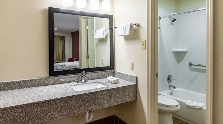 Red Roof Inn Buffalo, TX Room