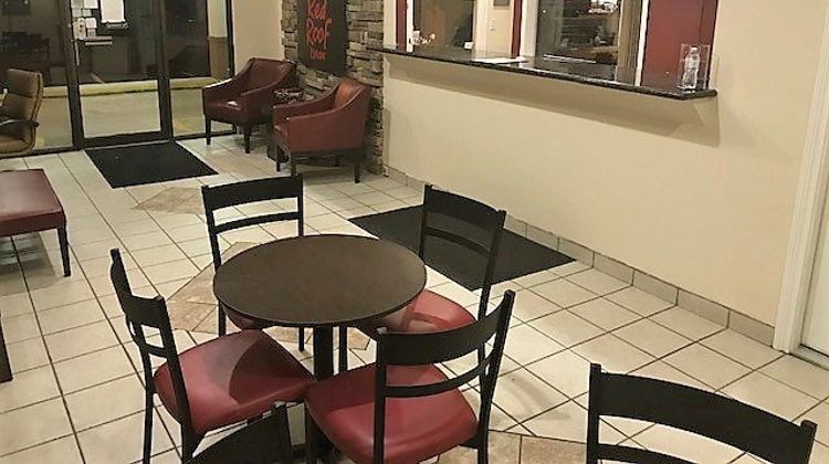 Red Roof Inn Buffalo, TX Lobby