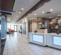 Holiday Inn Express & Stes Happy Valley Lobby