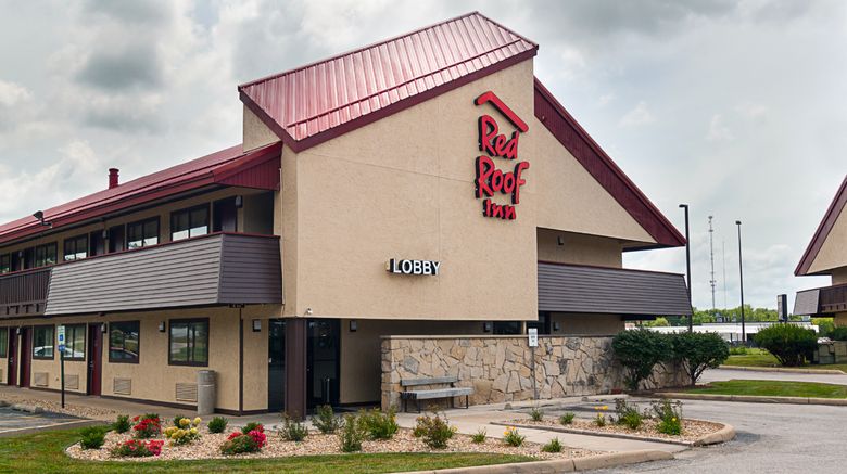 Red Roof Inn Springfield, IL Exterior. Images powered by <a href="https://www.leonardoworldwide.com" target="_blank" rel="noopener">Leonardo</a>.