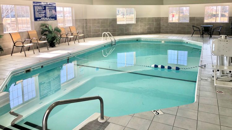 Red Roof PLUS+ Omaha - Council Bluffs Pool