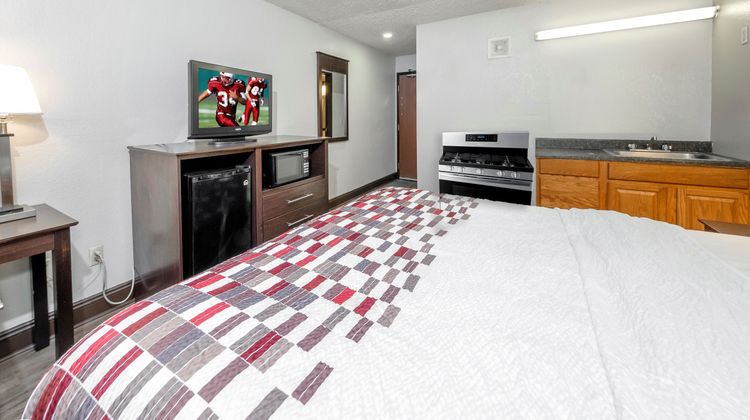 Red Roof Inn Culpeper Suite