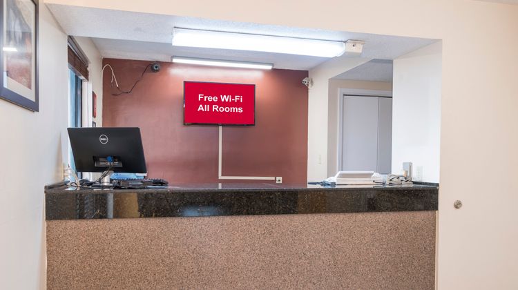 Red Roof Inn Mobile - Midtown Lobby