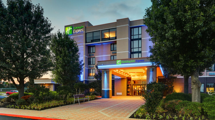 Holiday Inn Aberdeen-Chesapeake House Exterior